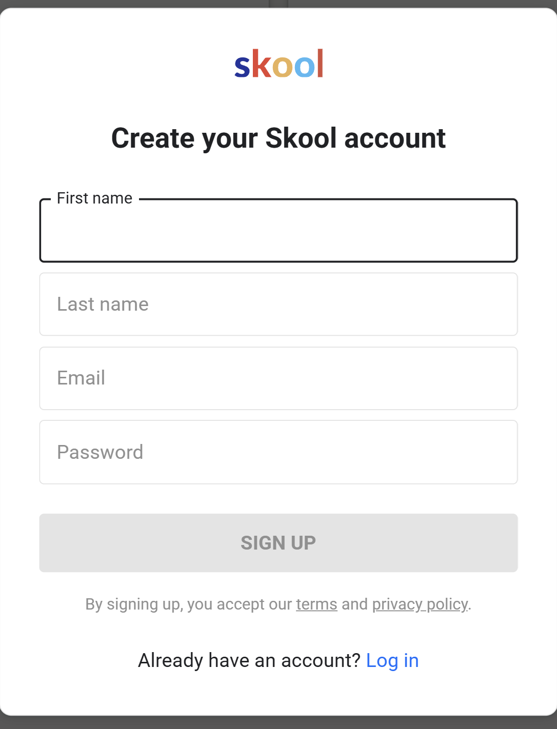 Skool 註冊視窗,四個欄位 First name、Last name、Email、Password